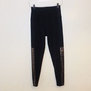 Beyond Yoga Black Pants. Size Small